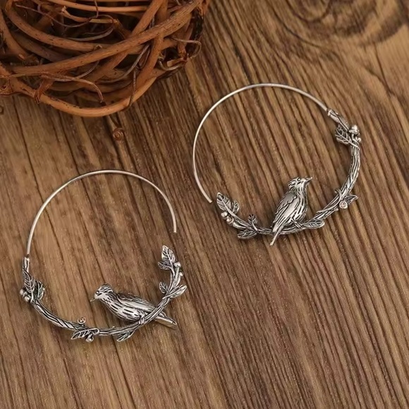 Vintage Bird Hoop Silver Earrings - Picture 3 of 5